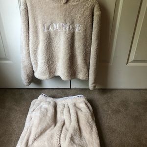 Lounge wear set